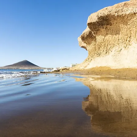 Relax By The Sea At Medano Retreat, Terrace & Pool Apartment